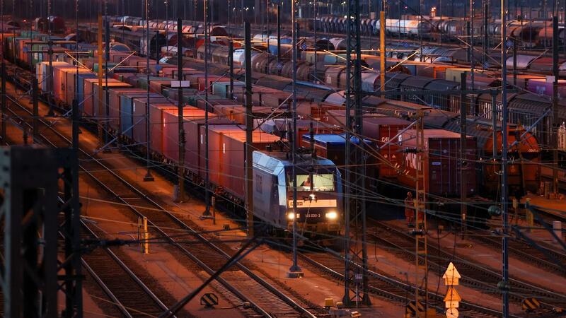 DB Cargo schreibt seit Jahren rote Zahlen.