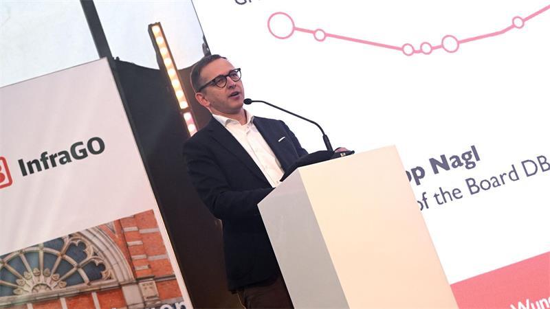 Bahnstrecke eröffnet – „Wunderline“ verbindet Leer-Groningen DB InfraGO-Chef Philipp Nagl sprach von einem Kraftakt für die Realisierung.