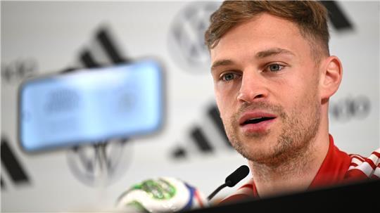 DFB-Kapitän Kimmich spricht bei der DFB-Pressekonferenz. 