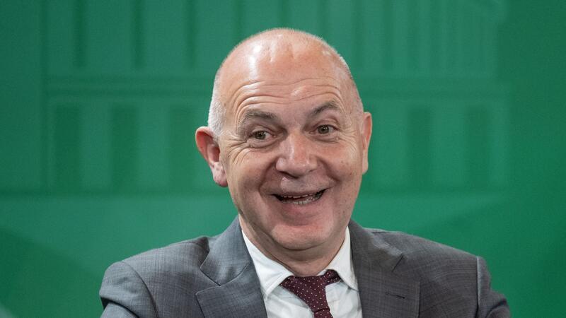 DFB-Präsident Bernd Neuendorf hofft auf den Zuschlag für die Frauen-WM 2027.
