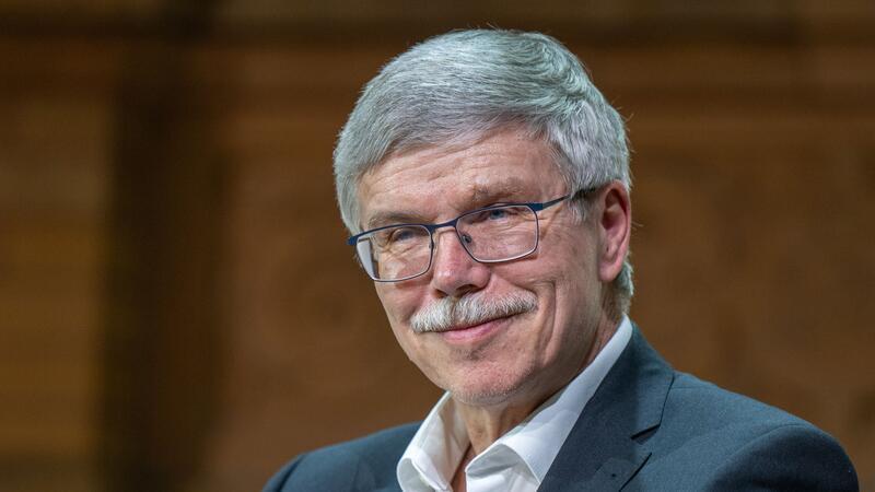 DFB-Vizepräsident Ralph-Uwe Schaffer  kritisiert die Einstellung von Nationalspielern.