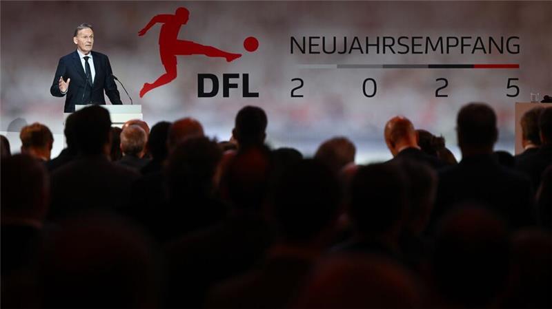 TV-Milliarden der Fußball-Bundesliga: Streit vor Einigung DFL-Sprecher Watzke betonte beim Neujahrsempfang in Frankfurt am Main die Harmonie bei der außerordentlichen Mitgliederversammlung zuvor.