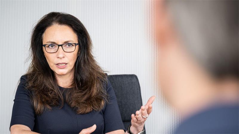 DGB-Chefin Yasmin Fahimi fordert mehr Vorkehrungen gegen Hitze-Gefahren. (Archivfoto) 