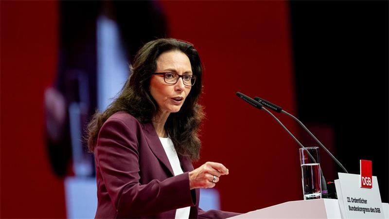 Mehr Rente ohne längere Arbeit: Was der DGB vorschlägt DGB-Chefin Yasmin Fahimi hatte im Januar ihre eigene Rentenkommission berufen. (Archivbild)