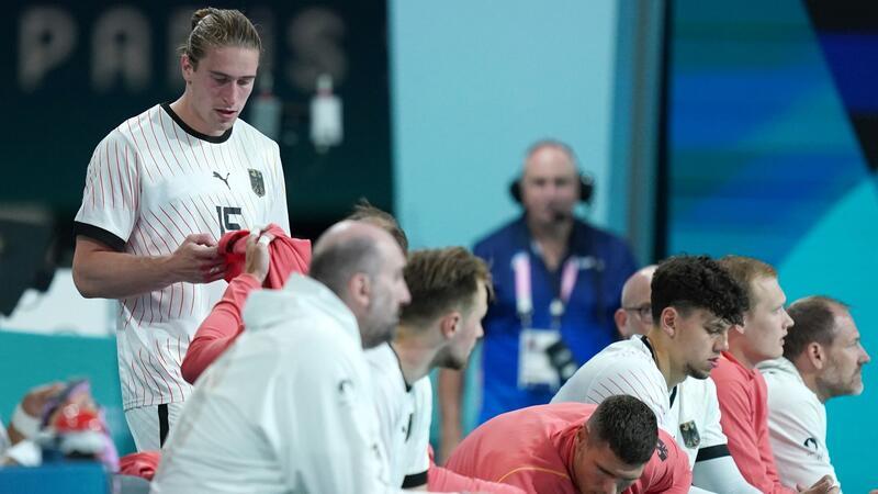 Wolff überragt: Handballer schlagen Schweden DHB-Spielmacher Juri Knorr sieht früh die Rote Karte.