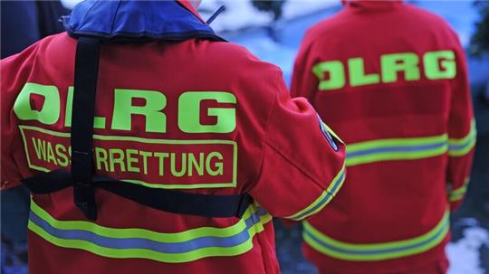 DLRG, Feuerwehr und Polizei mussten eine Leiche aus dem Oberen Ausee in Ulm bergen. (Symbolbild)