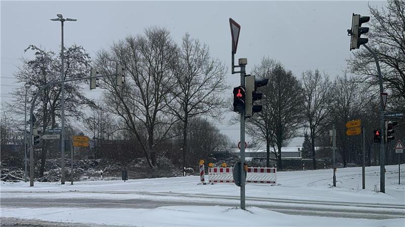 Kreuzung ist gesperrt.