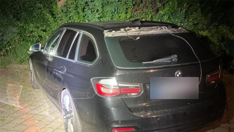 Autofahrerin übersieht Radfahrer (85) – lebensgefährlich verletzt Da fehlt was am Heck des 3er-BMW.