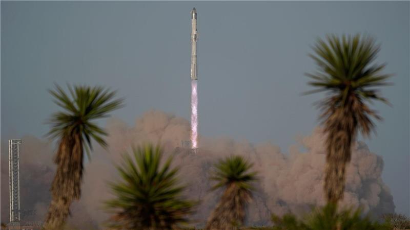 Rückschlag für Elon Musk: Trümmerregen bei Starship-Testflug Da sah noch alles gut aus: Das Starship hebt von Florida aus ab.