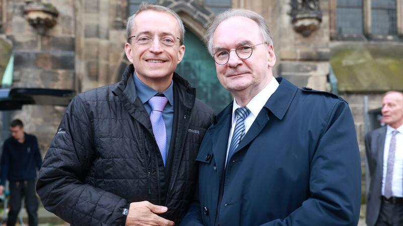 Haseloff: An Intel-Projekt sollte festgehalten werden Da war der Fahrplan von Intel noch klarer: Pat Gelsinger und Reiner Haseloff bei einem Treffen in Magdeburg im Dezember 2022.