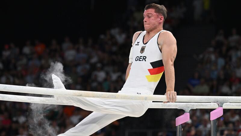 Da war die Medaille futsch: Lukas Dauser schlägt auf den Holm.