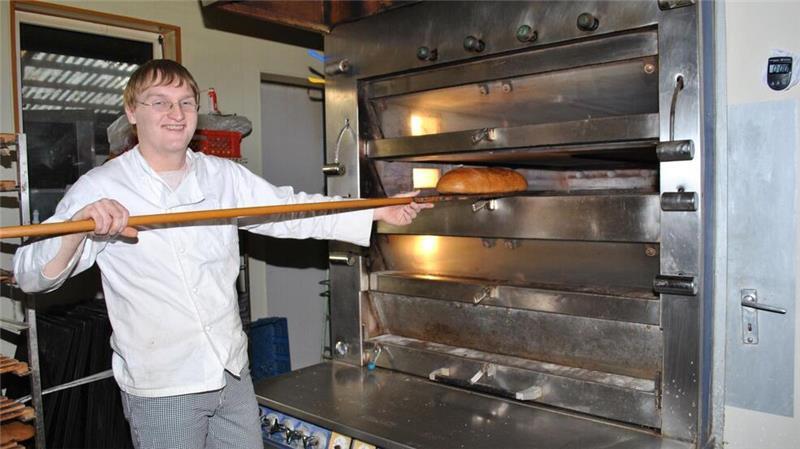 Da war noch alles gut: 2016 hat Daniel Bräseke die kleine Bäckerei in Stotel übernommen.