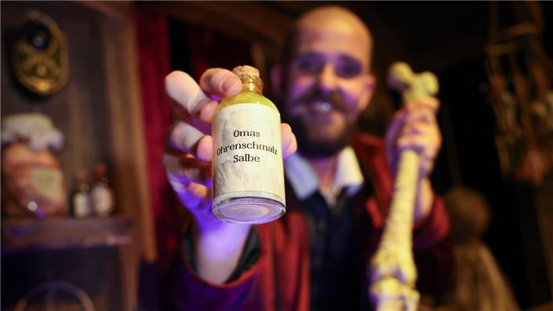 Quacksalber mit Krötenschleim - Neue Show im Dungeon Dabei kommen auch Krötenschleim und Meteoritengestein zum Einsatz.