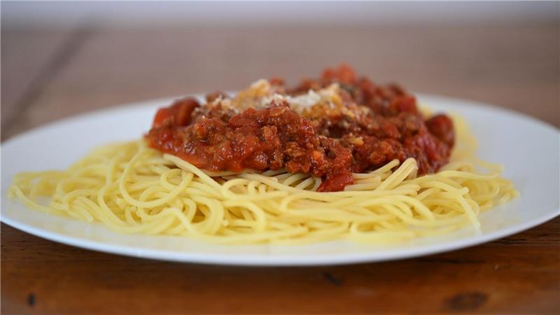 Kantinen-Ranking: Spaghetti vorn, Currywurst rutscht ab Dafür entscheiden sich viele Kantinenbesucher: Spaghetti Bolognese.