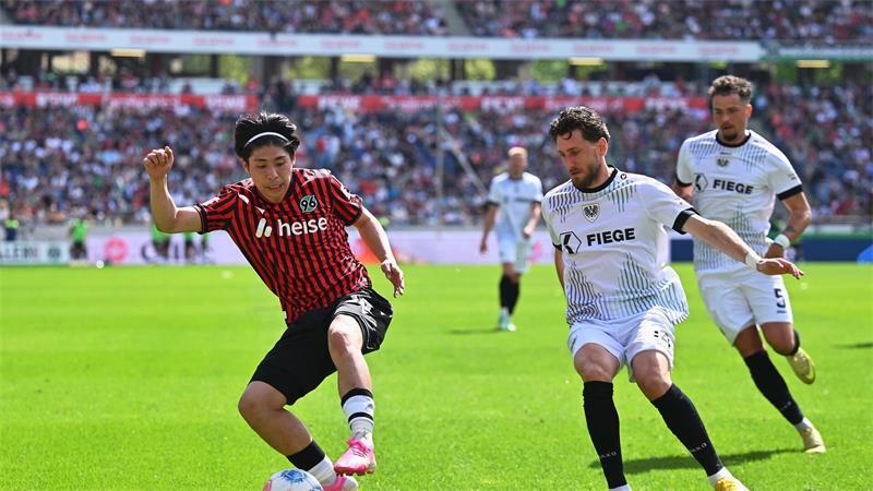 Daisuke Yokota wechselt von Hannover 96 nach Schottland. (Archivbild)