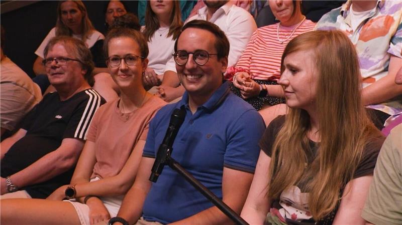 Damit hat Oliver Namberger nicht gerechnet: In der TV-Show "Lass dich überwachen!" holte Moderator Jan Böhmermann den gebürtigen Cuxhavener plötzlich ins Rampenlicht.