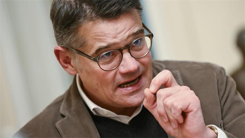 Damit würden Bürger zur Kasse gebeten für Haushaltslöcher des Bundes, sagt Hessens Ministerpräsident Boris Rhein. (Archivbild)