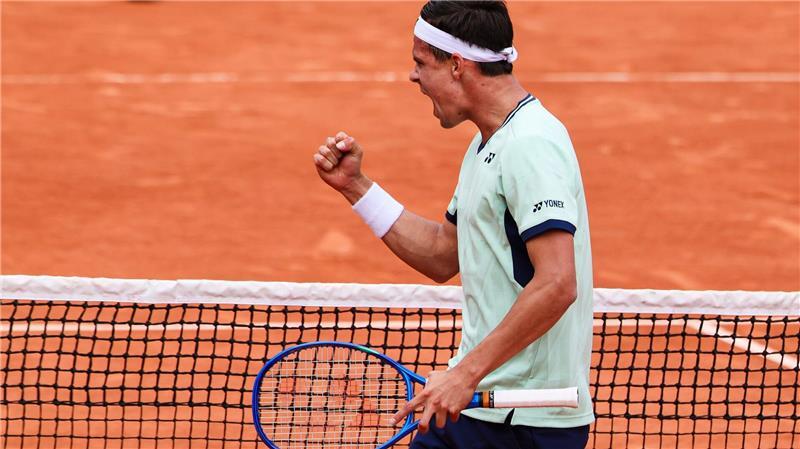 Nächster Paris-Coup von Daniel Altmaier Daniel Altmaier hat bei den French Open für die erste große Überraschung gesorgt.