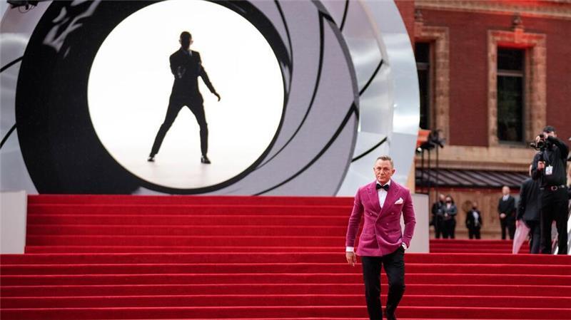 Daniel Craig und seine Vorgänger Pierce Brosnan und Timothy Dalton wurden von Debbie McWilliams gecastet. 