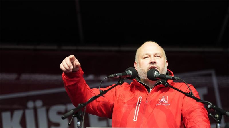 Windindustrie erwartet weniger Aufträge Daniel Friedrich ist seit 2019 Bezirksleiter der Industriegewerkschaft Metall im Norden. (Archivbild)