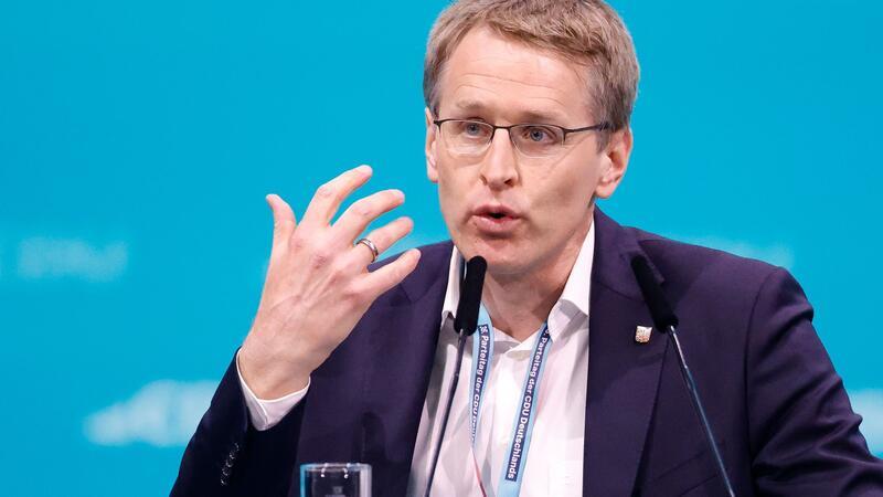 Daniel Günther (CDU), Ministerpräsident von Schleswig-Holstein, spricht beim CDU-Bundesparteitag.