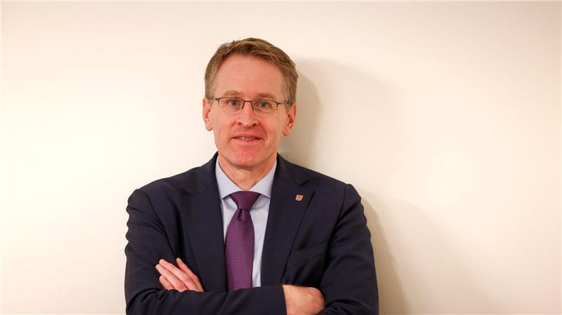 Daniel Günther setzt auf eine europäische Einigkeit bei Regeln für den Umgang mit Social Media. 