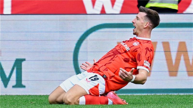 Klose jubelt mit Nürnberg über späten Punkt in Lautern Daniel Hanslik jubelte über das 1:0 des FCK gegen Nürnberg