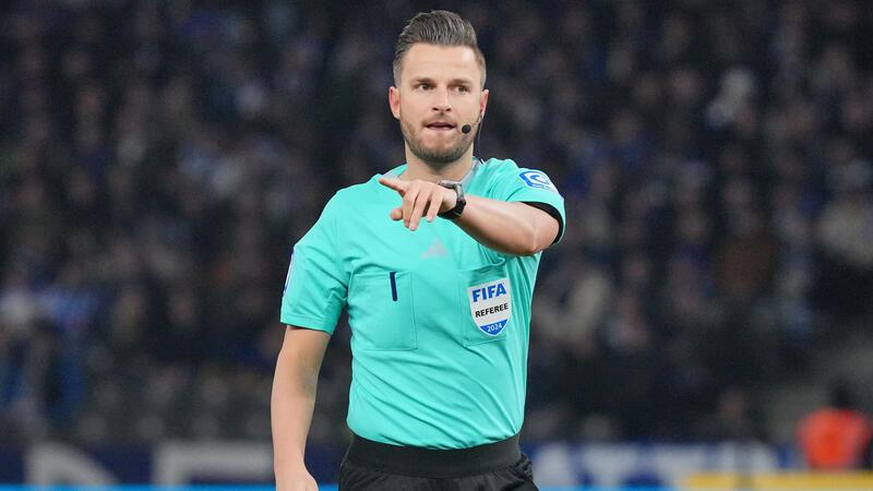 Schiedsrichter: Große Bundesliga-Premiere an diesem Sonntag Daniel Schlager wird bei der Partie Frankfurt gegen Wolfsburg mit der Schiedsrichter-Kamera auflaufen.