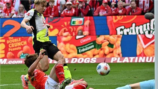 Daniel Svensson (l) erzielte das 1:0 für Borussia Dortmund gegen den FSV Mainz 05.