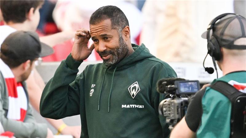 Daniel Thioune bleibt Werder-Trainer - wenn er den Klassenverbleib schafft. 