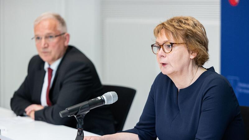 Daniela Behrens (SPD, r), Innenministerin Niedersachsen.