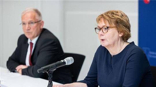Daniela Behrens (SPD, r), Innenministerin Niedersachsen.