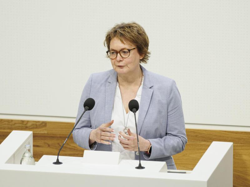 Daniela Behrens, Sozial- und Gesundheitsministerin in Niedersachsen. Foto: Michael Matthey/dpa/Archivbild