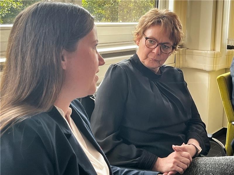 Daniela Behrens (rechts) im Gespräch mit den Landtagskandidaten Corinna Lange (links) und Matthias Mittlmejer (nicht im Bild) in der TAGEBLATT-Redaktion. Foto: Richter