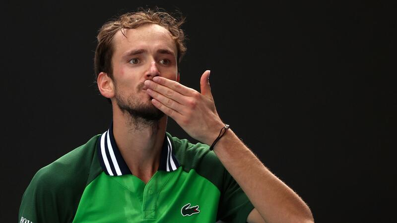 Medwedew steht in Melbourne im Halbfinale Daniil Medwedew ist bei den Australian Open ins Halbfinale eingezogen.