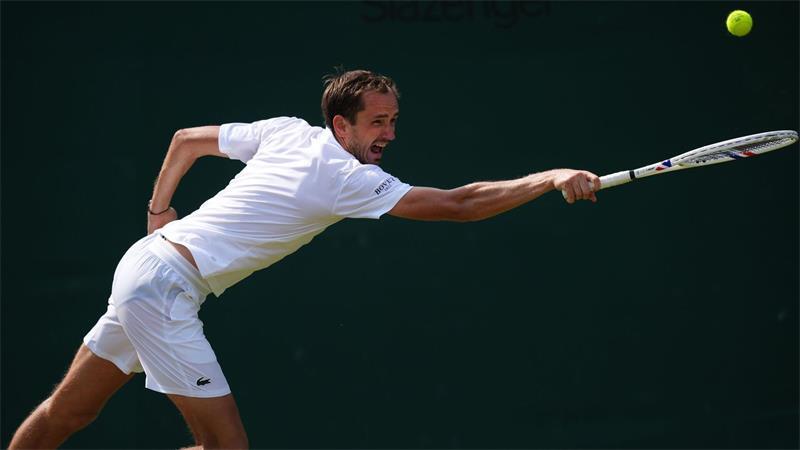 „Wahnsinn“ - Furioser Struff feiert Achtelfinal-Premiere Daniil Medwedew konnte Jan-Lennard Struff nicht aufhalten.