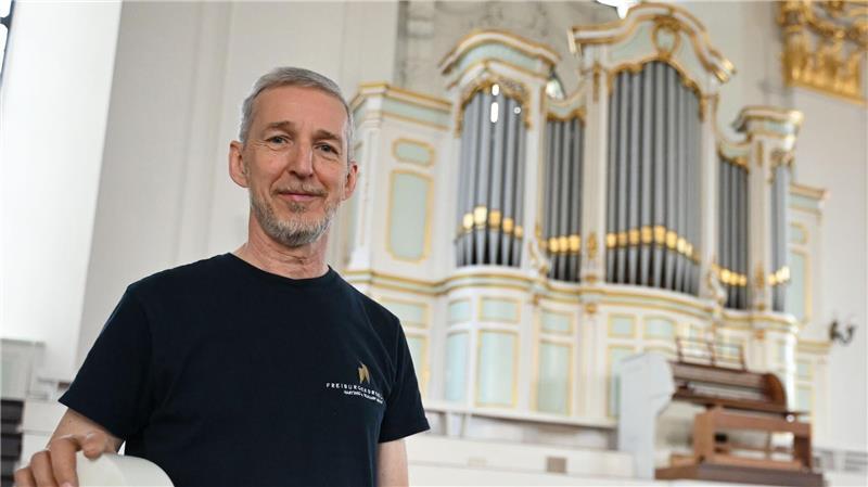 Orgeln im Hamburger Michel bekommen Frühjahrskur Dann nimmt er vor allem die Akustik der Orgeln in Fokus.