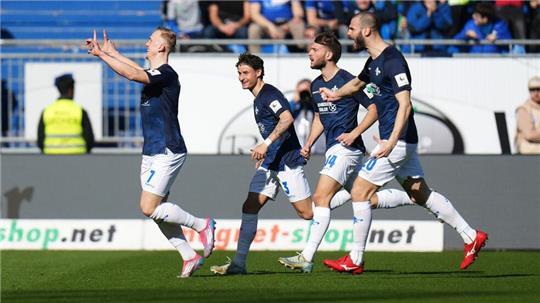 Darmstadt 98 hat mit einem Sieg gegen Schalke 04 seine Negativserie in der 2. Bundesliga beendet. 