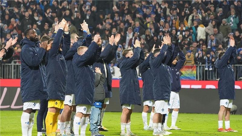 Darmstadt übernahm nach dem Sieg gegen Kaiserslautern die Tabellenführung. 