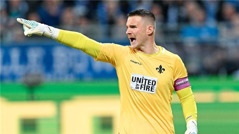 Darmstadts Torwart Marcel Schuhen hält derzeit nicht viel auf die Zweitliga-Tabelle.