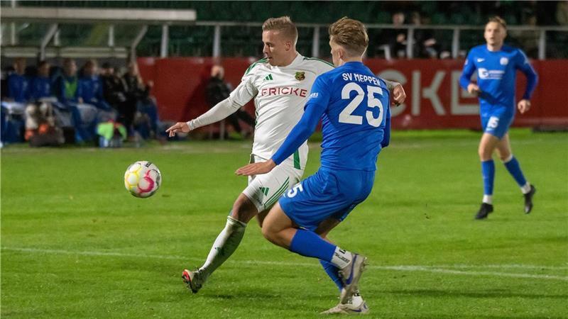 Aufholjagd wird nicht belohnt: Zehn Heeslinger gehen im Emsland leer aus Darvin Stüve erzielte in der Schlussphase den 2:3-Anschlusstreffer, doch zu mehr reichte es am Donnerstagabend nicht mehr für den Heeslinger SC.