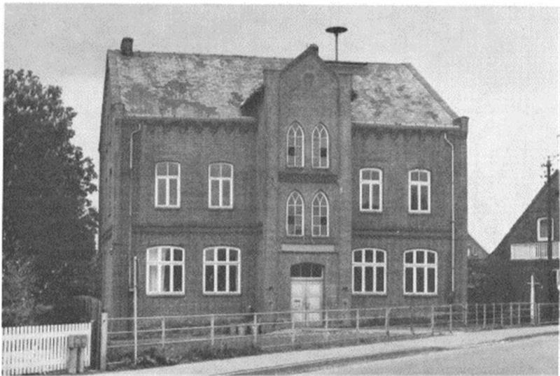 Freiburg feiert 150 Jahre Schulgeschichte Das 1876 errichtete Schulgebäude in der Allwördener Straße.