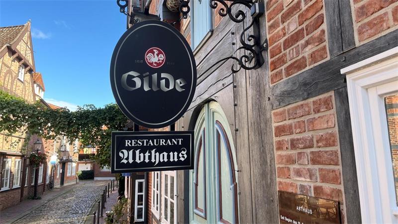 Gastro-Meile: Neue Cocktail- und Weinbar Genesis 4 eröffnet in Buxtehude Das Abthaus ist Anfang September wieder eröffnet worden.