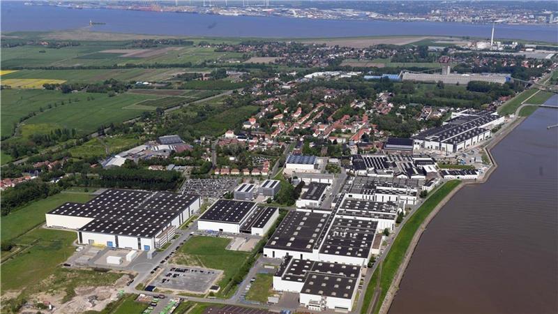 Das Airbus-Gelände in Nordenham erstreckt sich längst weit über den Stadtteil Einswarden hinaus und soll weiter wachsen. Airbus hat sich Gewerbeflächen an der Neptunstraße sowie im Blexer Industriegebiet gesichert.