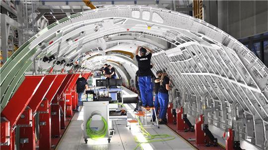 Das Airbus-Werksgelände in Einswarden soll erheblich erweitert werden.