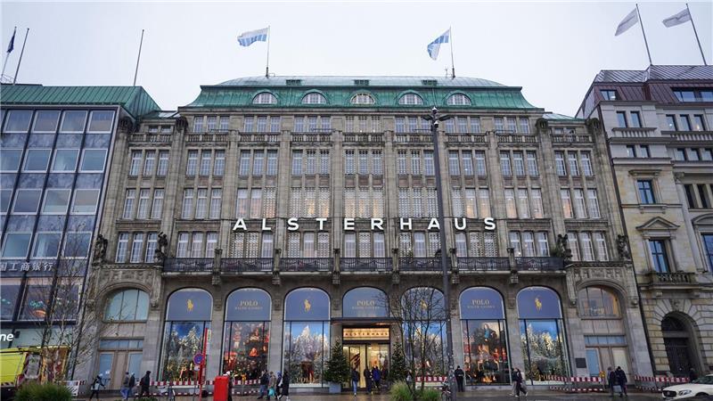 Das Alsterhaus befindet sich seit 1912 am Jungfernstieg in der Hamburger Innenstadt. (Archivbild)