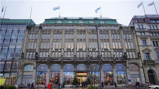 Das Alsterhaus befindet sich seit 1912 am Jungfernstieg in der Hamburger Innenstadt. (Archivbild)
