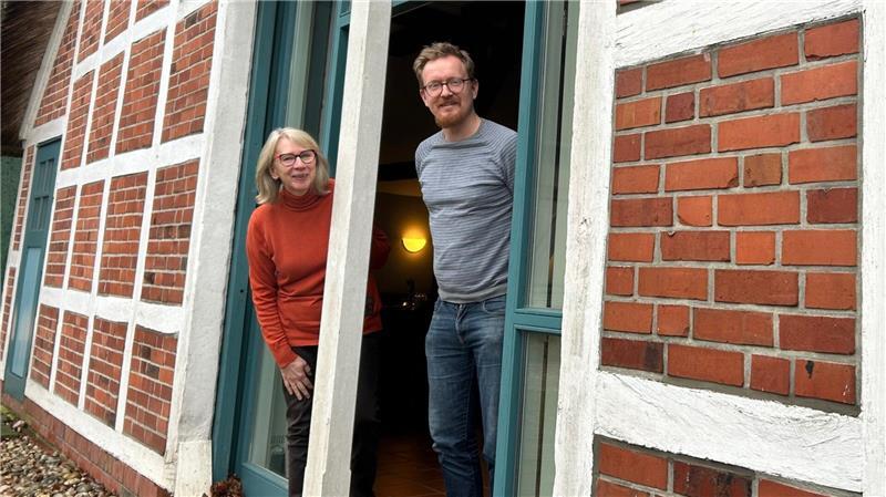 Das Alte Rathaus mit Leben zu füllen, ist eines der Ziele des Bürger- und Kulturvereins Hammah. Marita Wings und Christian Kascha vom Vorstand wollen aber auch die Gemeinschaft im Dorf stärken.