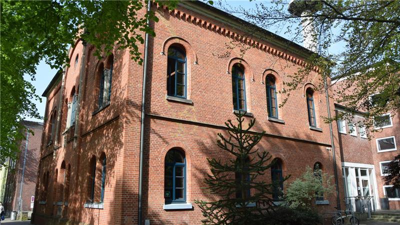 Das Amtsgericht Buxtehude wird in diesem Sommer mit einer Sicherheitsschleuse und einem Gepäckscanner ausgestattet.
