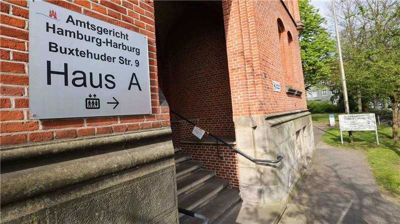 Geldstrafe für AfD-Politikerin wegen Posts mit NS-Dokument Das Amtsgericht Harburg hat einen Einspruch der AfD-Politikerin Nicole Jordan verworfen, weil sie nicht zum Verhandlungstermin erschienen ist. (Archivbild)